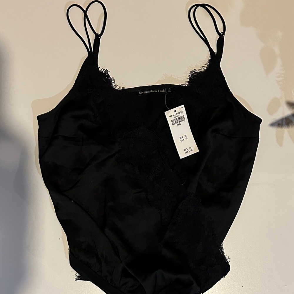 ABERCROMBIE & FITCH - black, silky bodysuit with lace trim (S)